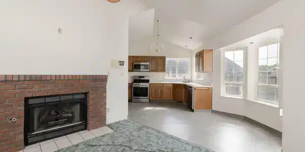 Image 4: 9-web-or-mls-1005 Rose Bud Way-09