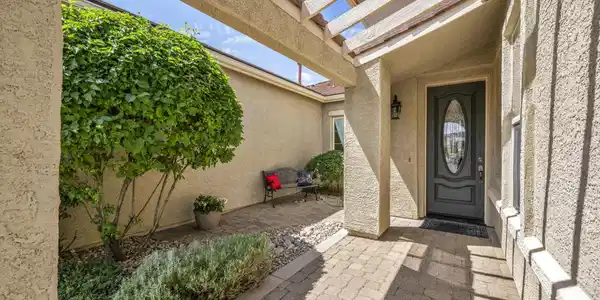 Image 2: 18-web-or-mls-14725-chateau-ct