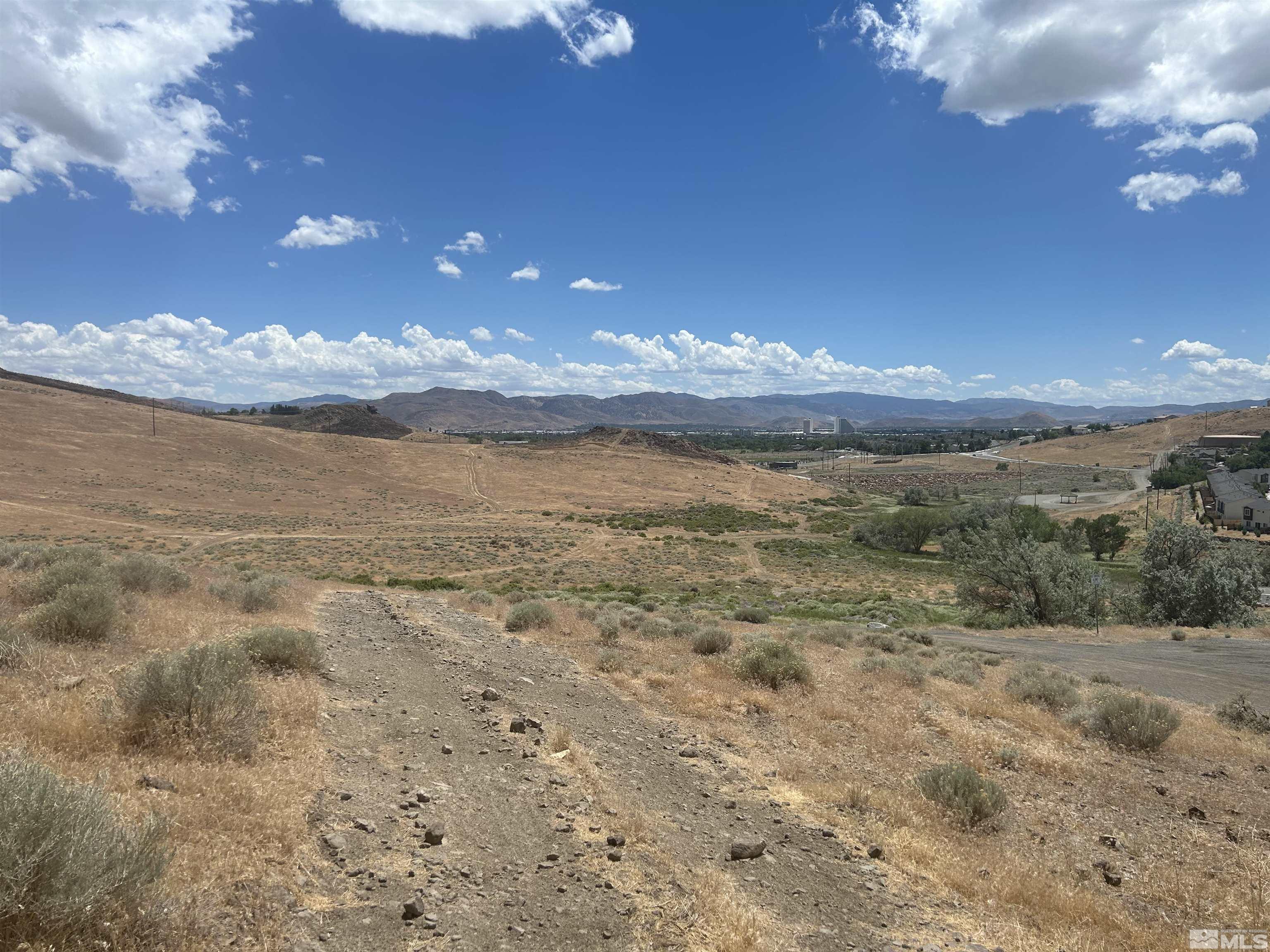 Image 1: Photo 1