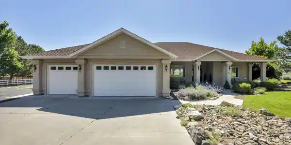 Image 2: 1-web-or-mls-261-fredericksburg-rd