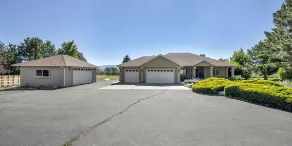 Image 3: 8-web-or-mls-261-fredericksburg-rd