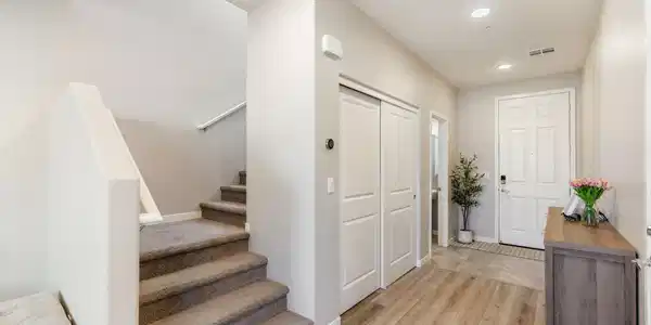 Image 4: Entrance