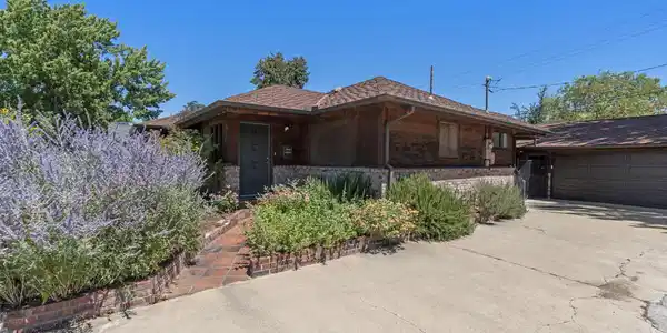 Image 2: 2-web-or-mls-DSC04661