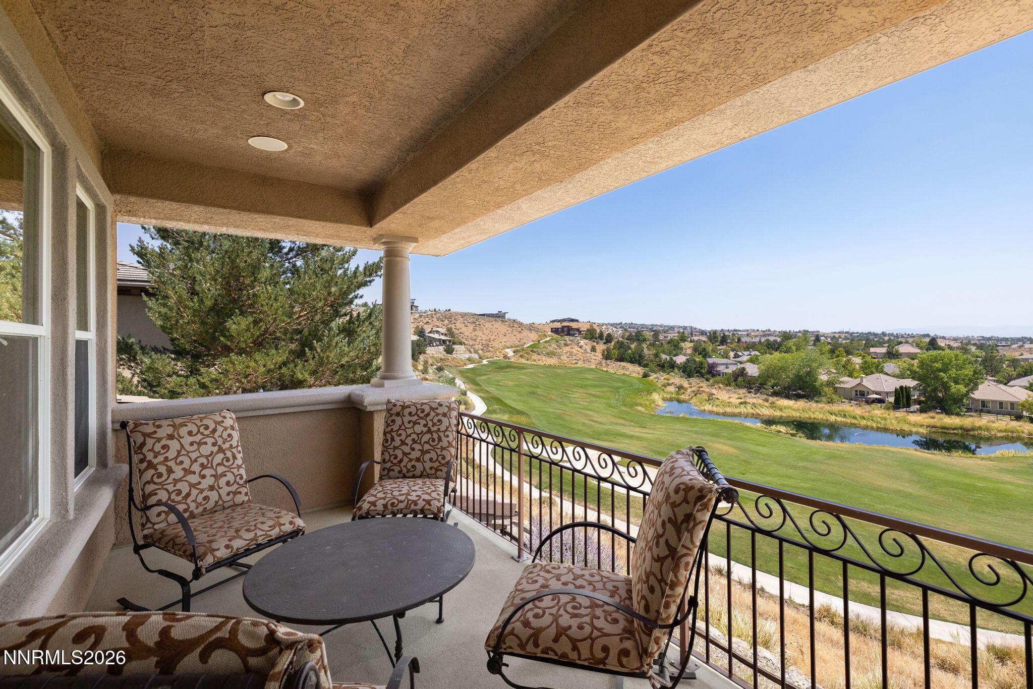 Image 3: 43-web-or-mls-2270 Ridge Field-44