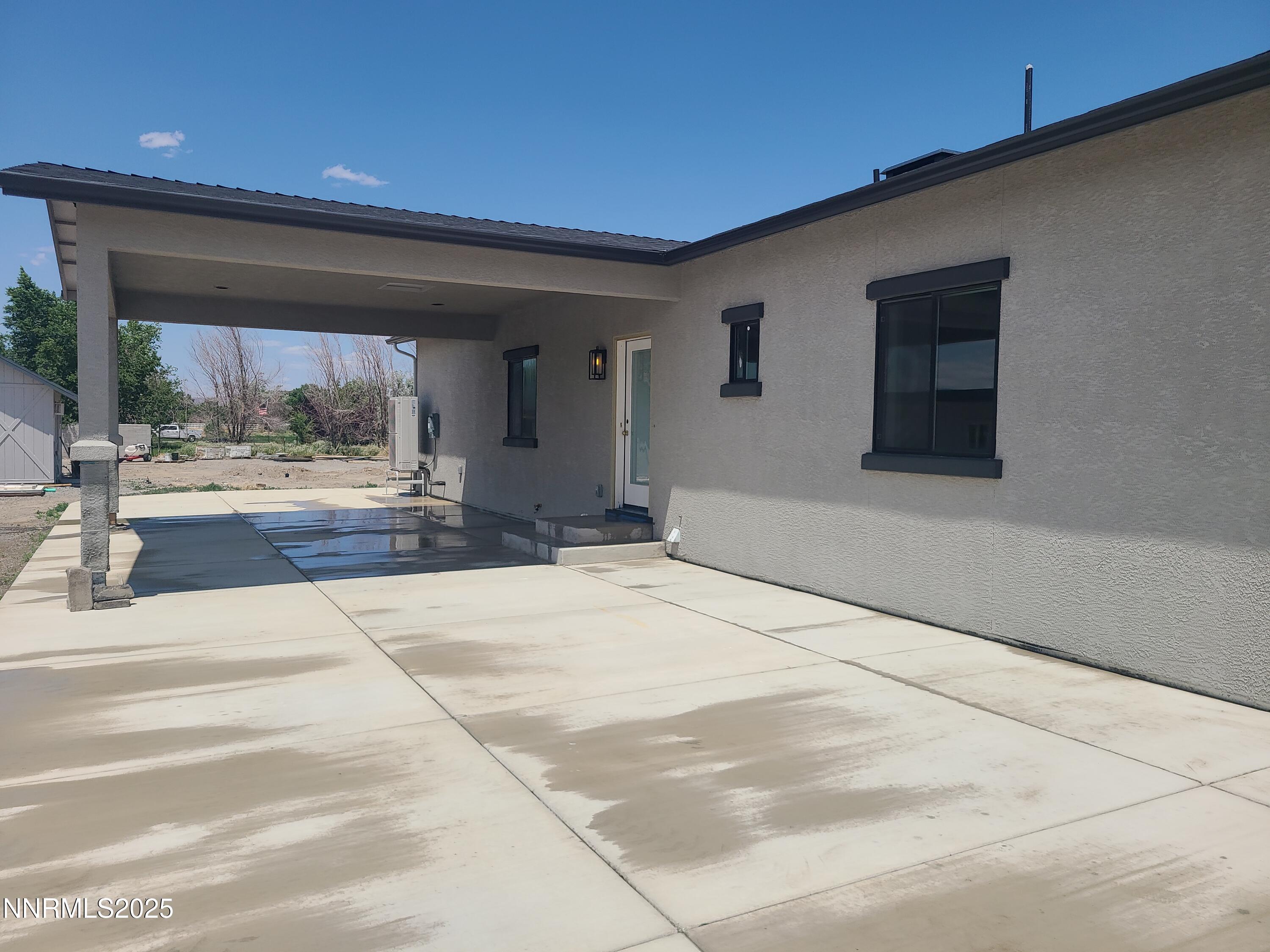 Image 3: TOM CARPORT DRIVE UP 25