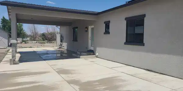 Image 3: TOM CARPORT DRIVE UP 25