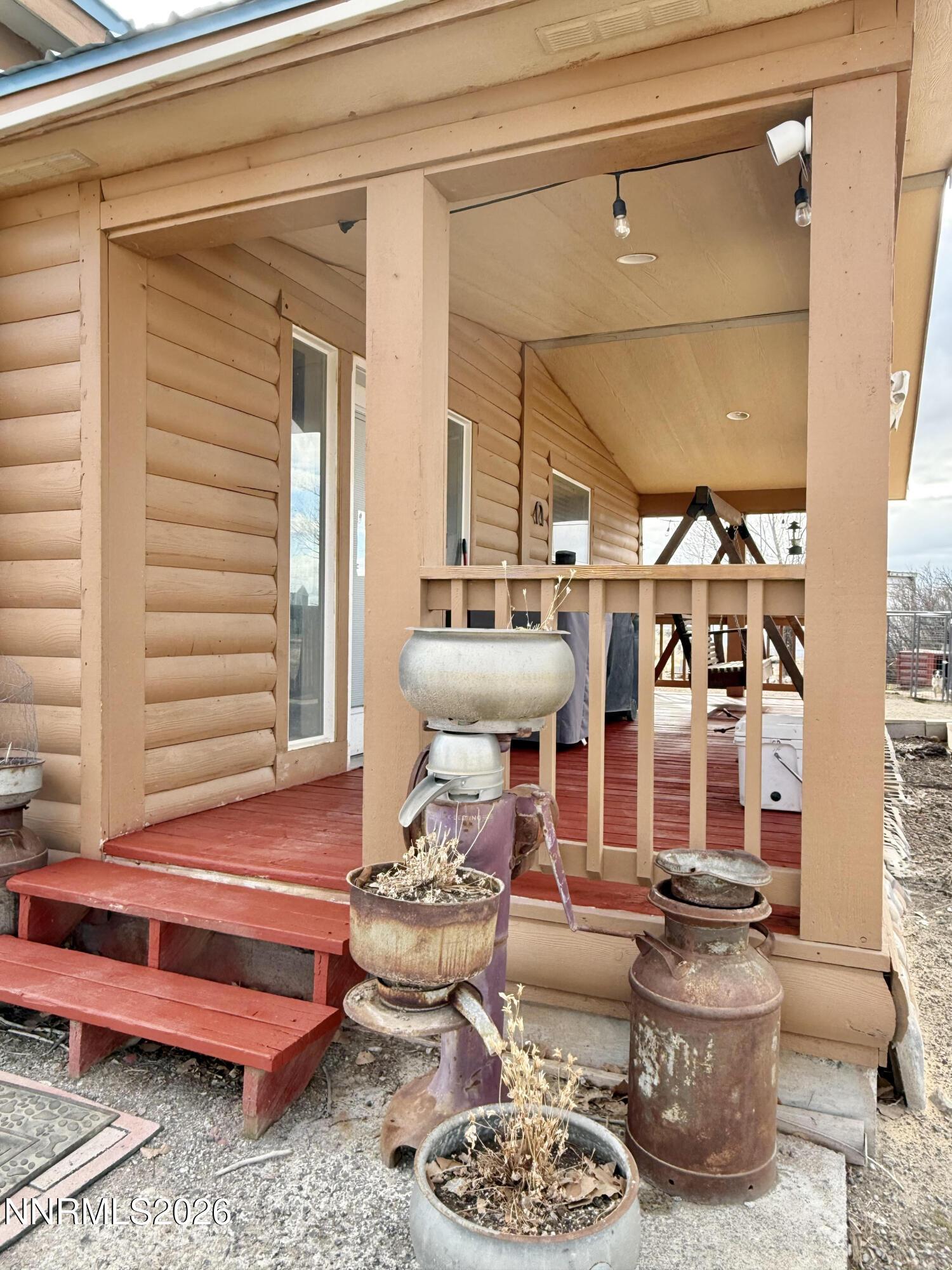 Image 3: 2160 Horseshoe front deck