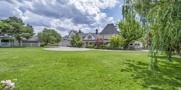 4010 Canyon Drive
