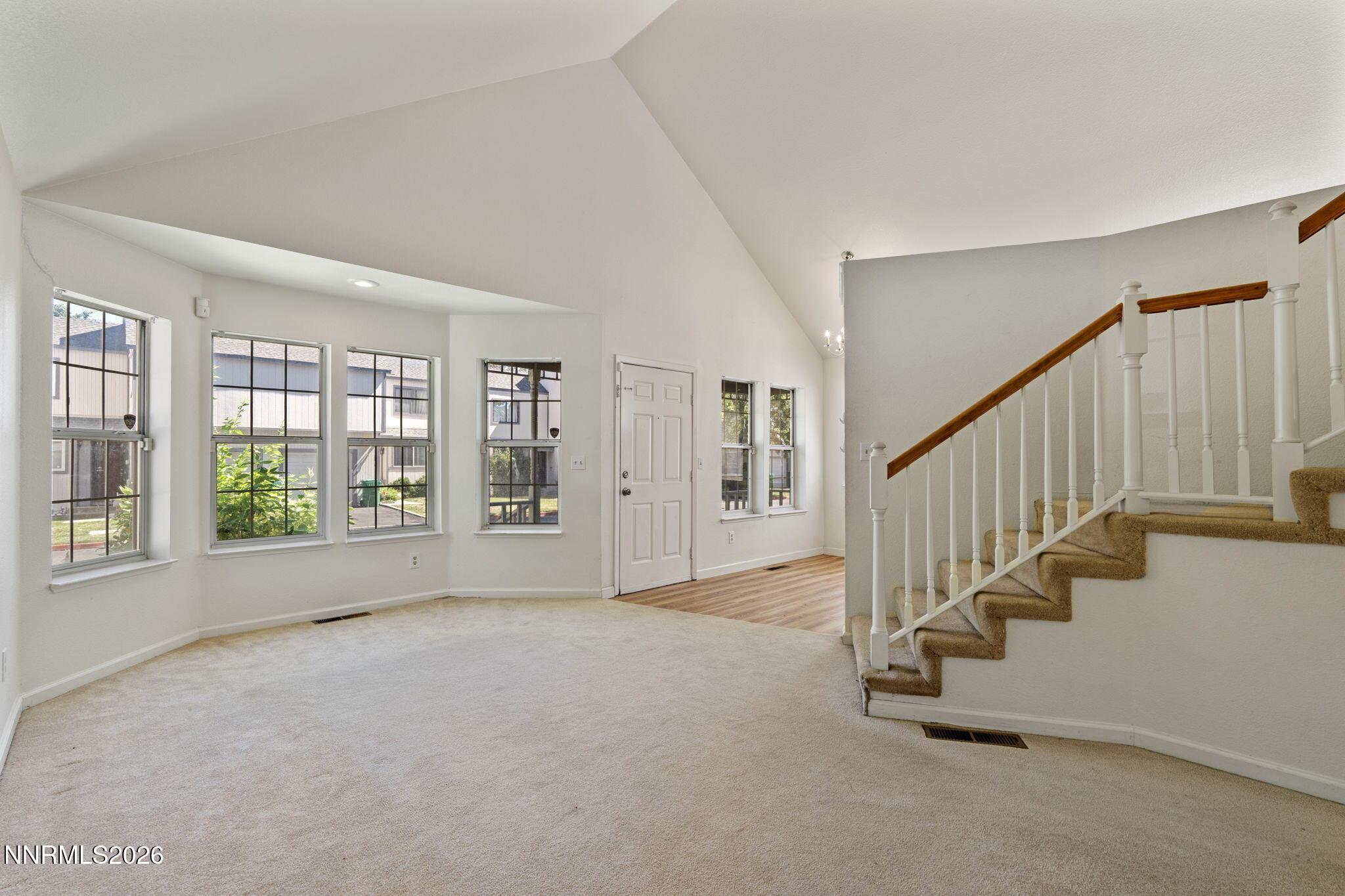 Image 3: Living Room