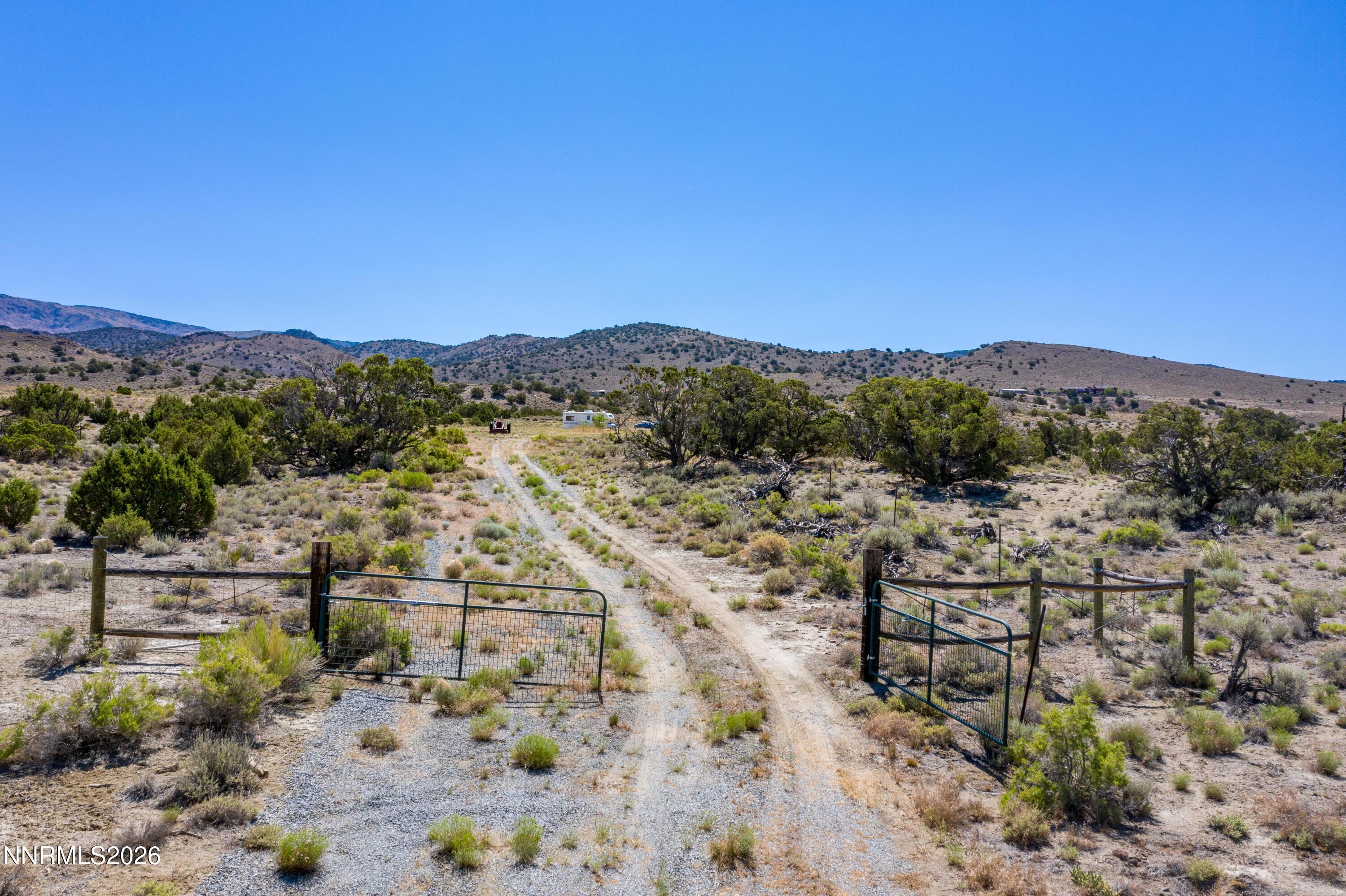 Image 2: hiddencanyonroadwgate