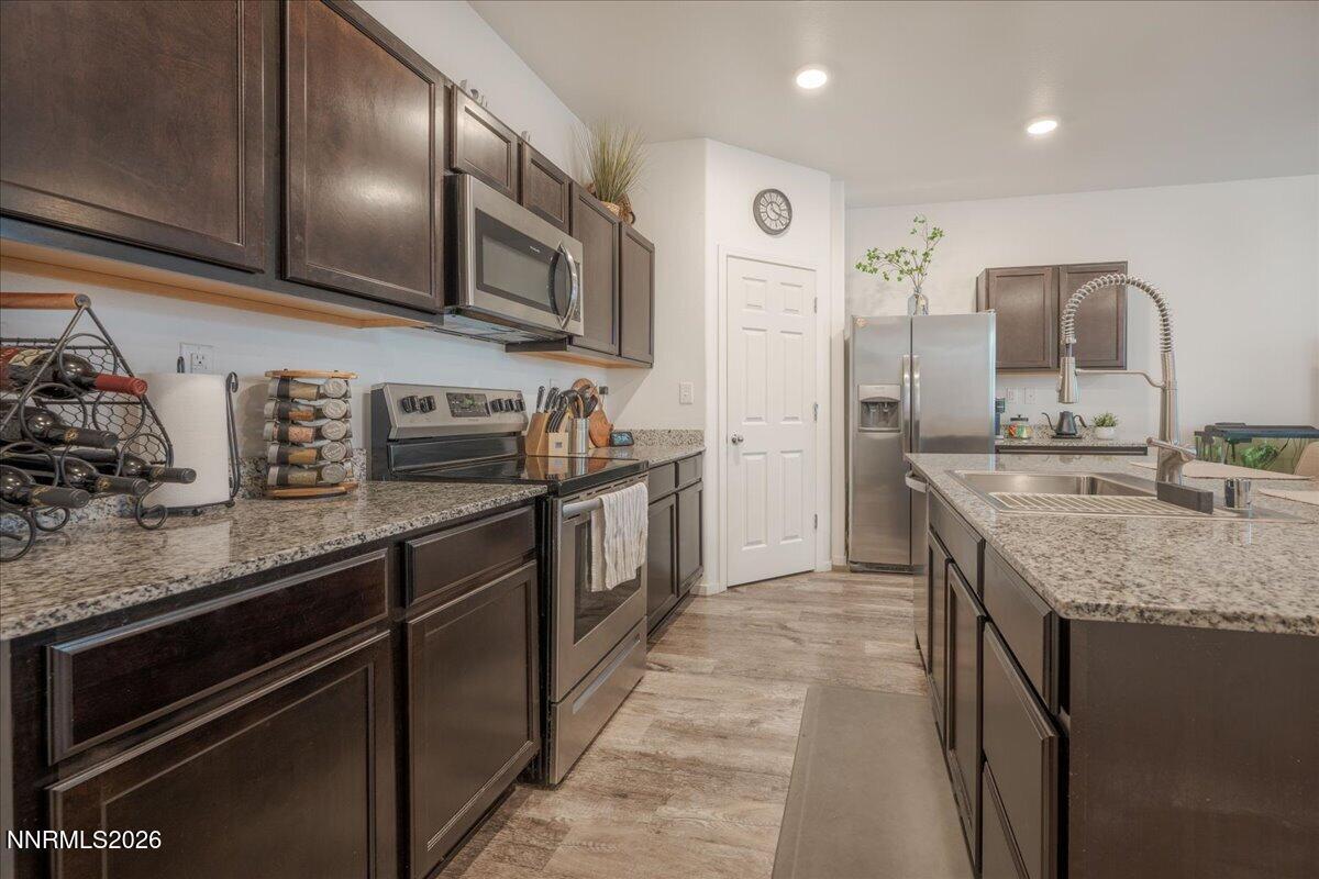 Image 3: 08-Kitchen 2