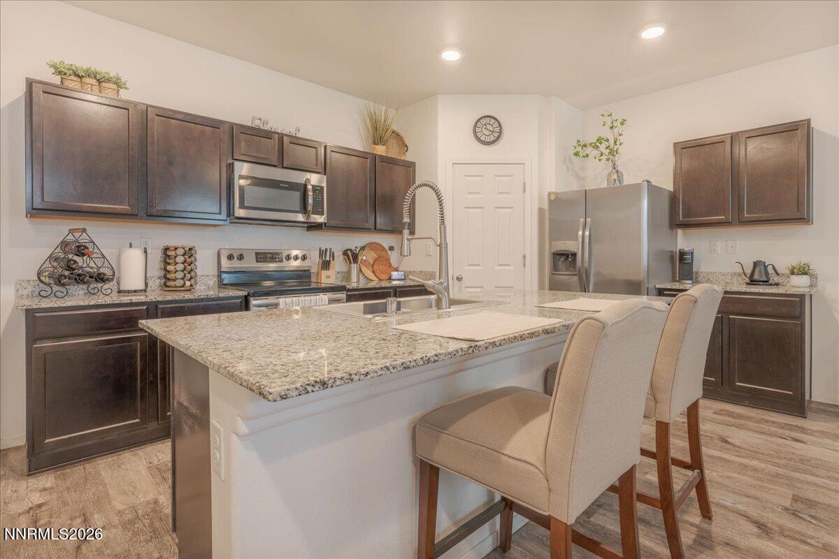 Image 4: 10-Kitchen 4