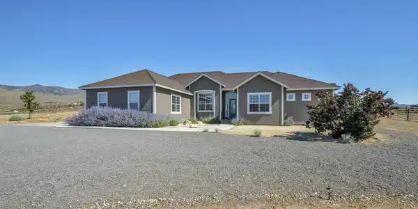 Image 2: 2-web-or-mls-13090-seneca-rd