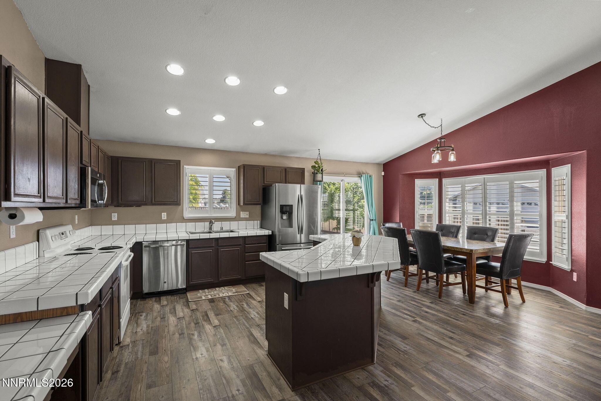 Image 3: 8-web-or-mls-_DSC0068