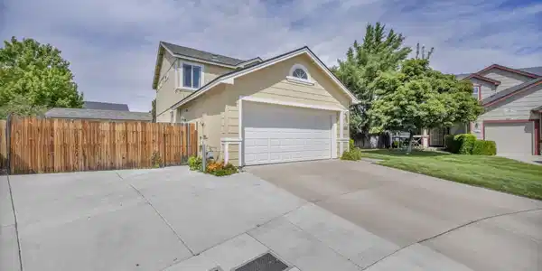 Image 4: 7-web-or-mls-9825-suncrest-dr