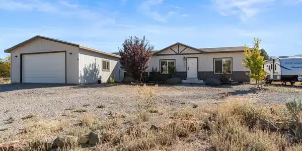 Image 2: 03-15360 Tuxon Way-102