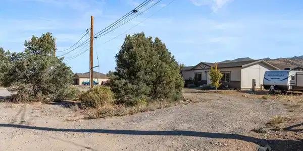 Image 3: 01-15360 Tuxon Way-100