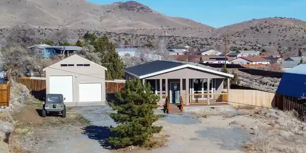 6275 Chimney Road