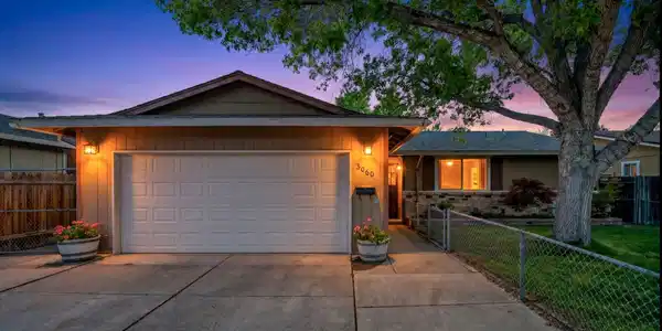 3060 Meadowlands Drive