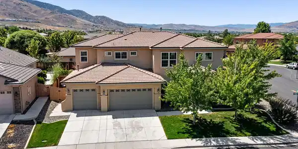 Image 3: 3-web-or-mls-DJI_0502