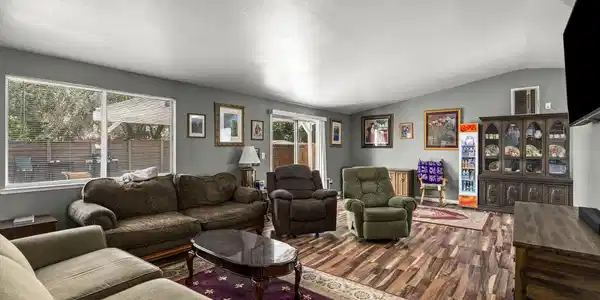 Image 3: 3-web-or-mls-_DSC2901