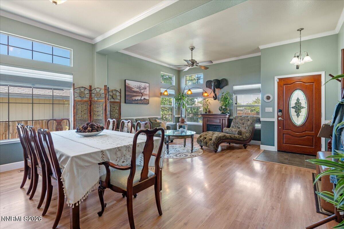 Image 4: Dining Room