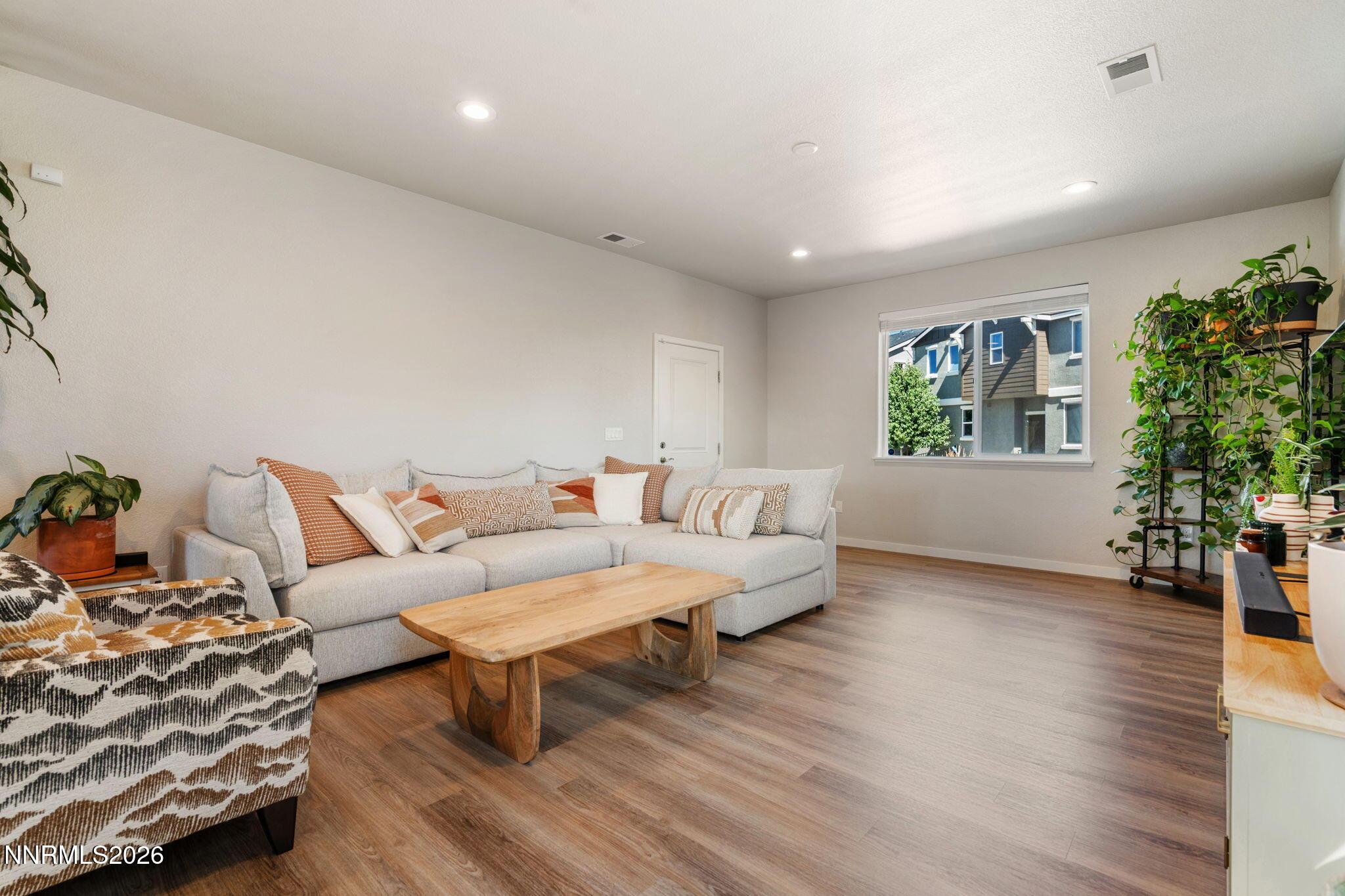 Image 3: 13-web-or-mls-DSC09092
