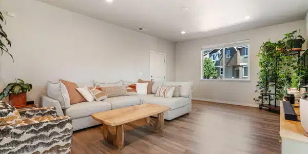 Image 3: 13-web-or-mls-DSC09092