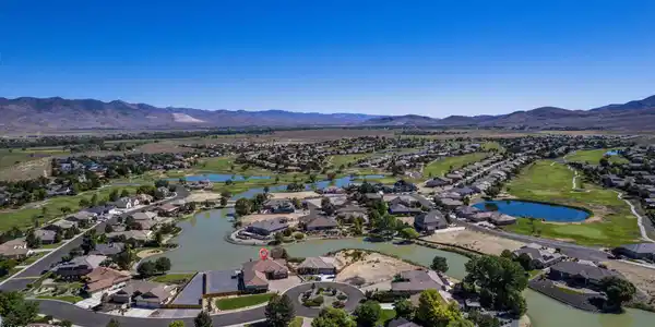 Image 2: 3-web-or-mls-DJI_0312-Edit