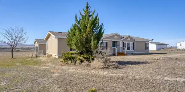 Image 3: 22225 Topaz Lake Ln Lovelock NV 89419 5