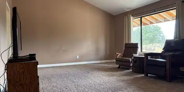 Image 4: Living room2a