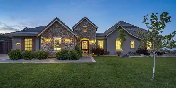 5427 Salmon River Court