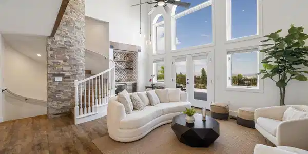 Image 2: 49-web-or-mls-13205 Welcome Way-21
