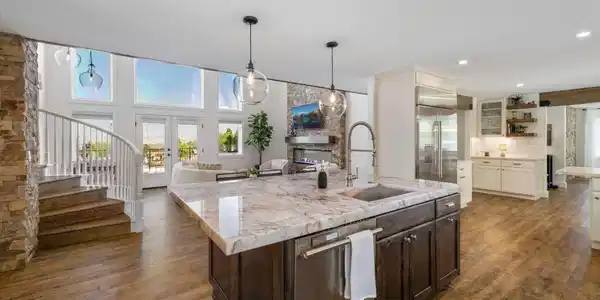 Image 4: 44-web-or-mls-13205 Welcome Way-17