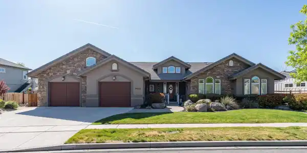 7435 Island Queen Drive