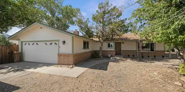 1700 Valley View Drive