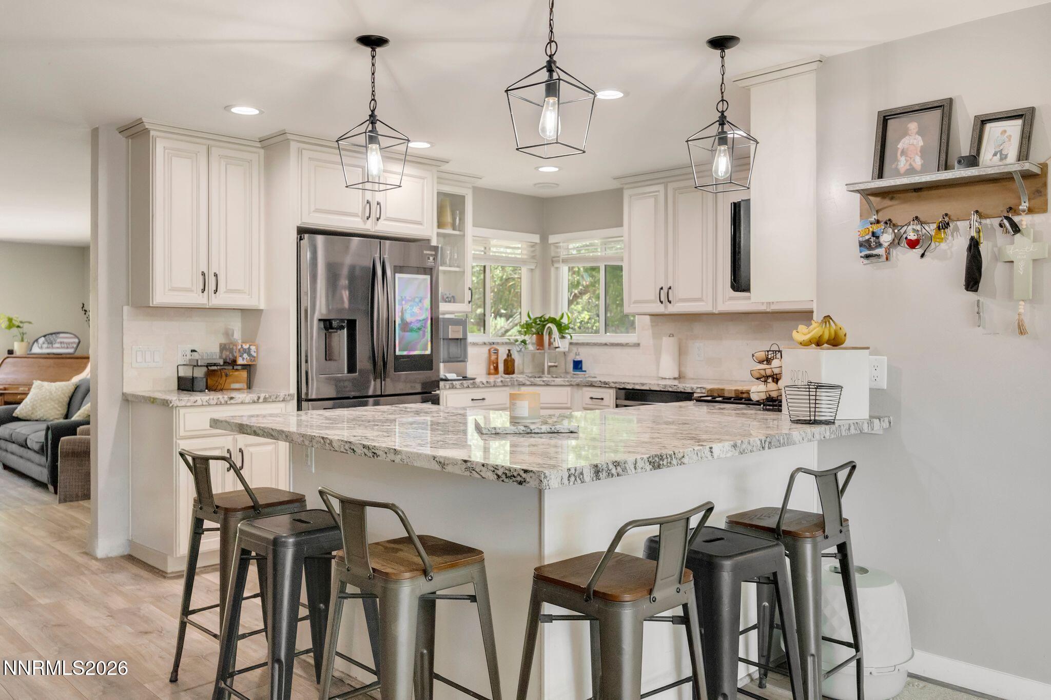 Image 3: 1700 Valley View Dr - 316 HillPropertyMe