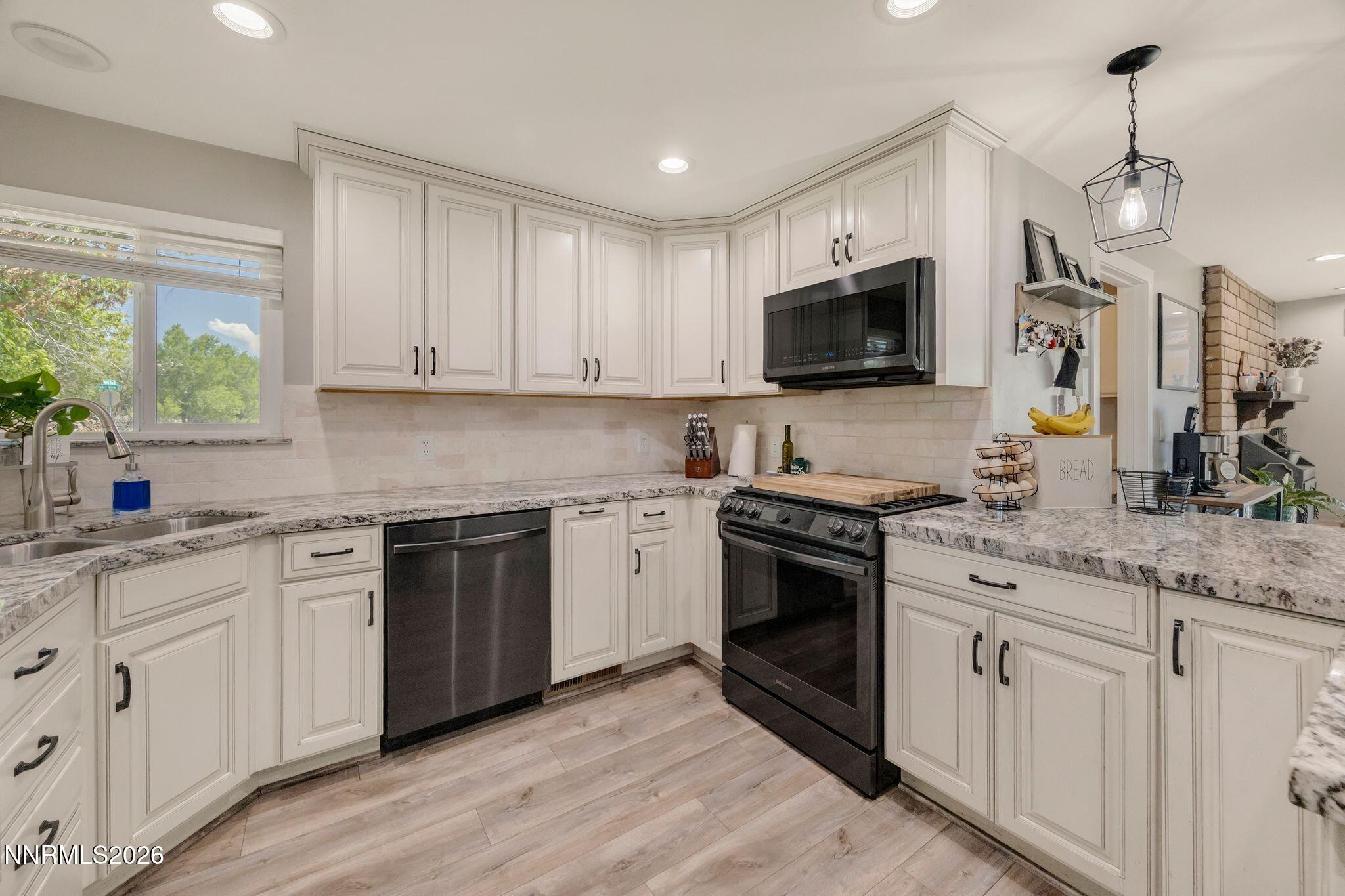 Image 4: 1700 Valley View Dr - 318 HillPropertyMe