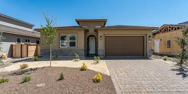 186 Commodore Drive