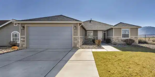 1211 W Cottage Loop