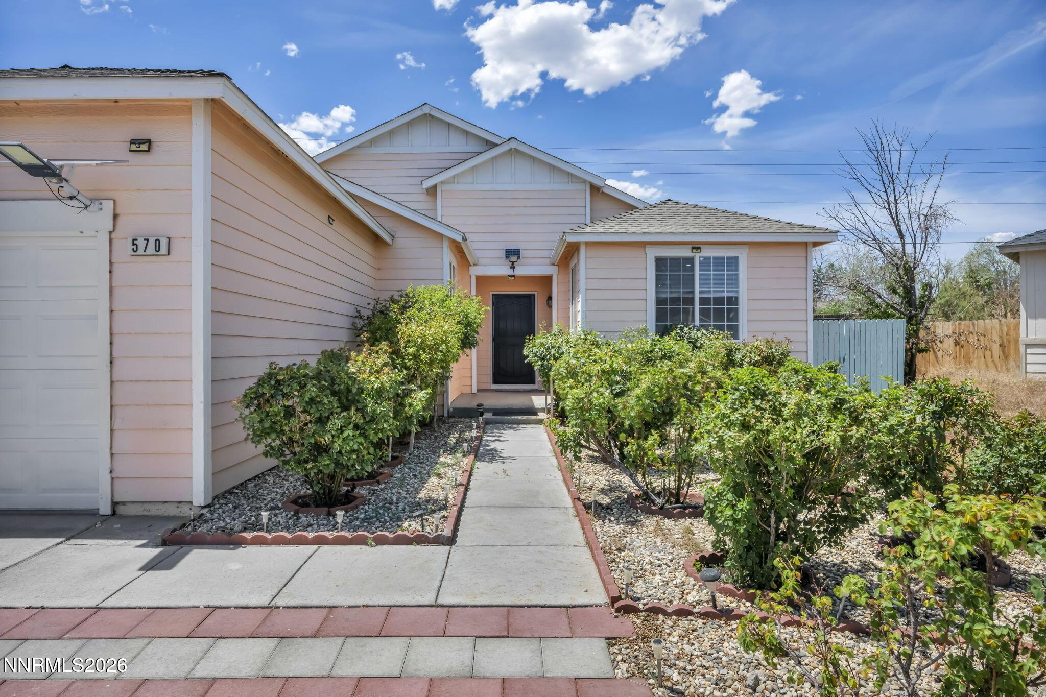 Image 3: 2-web-or-mls-570-sunrise-cir