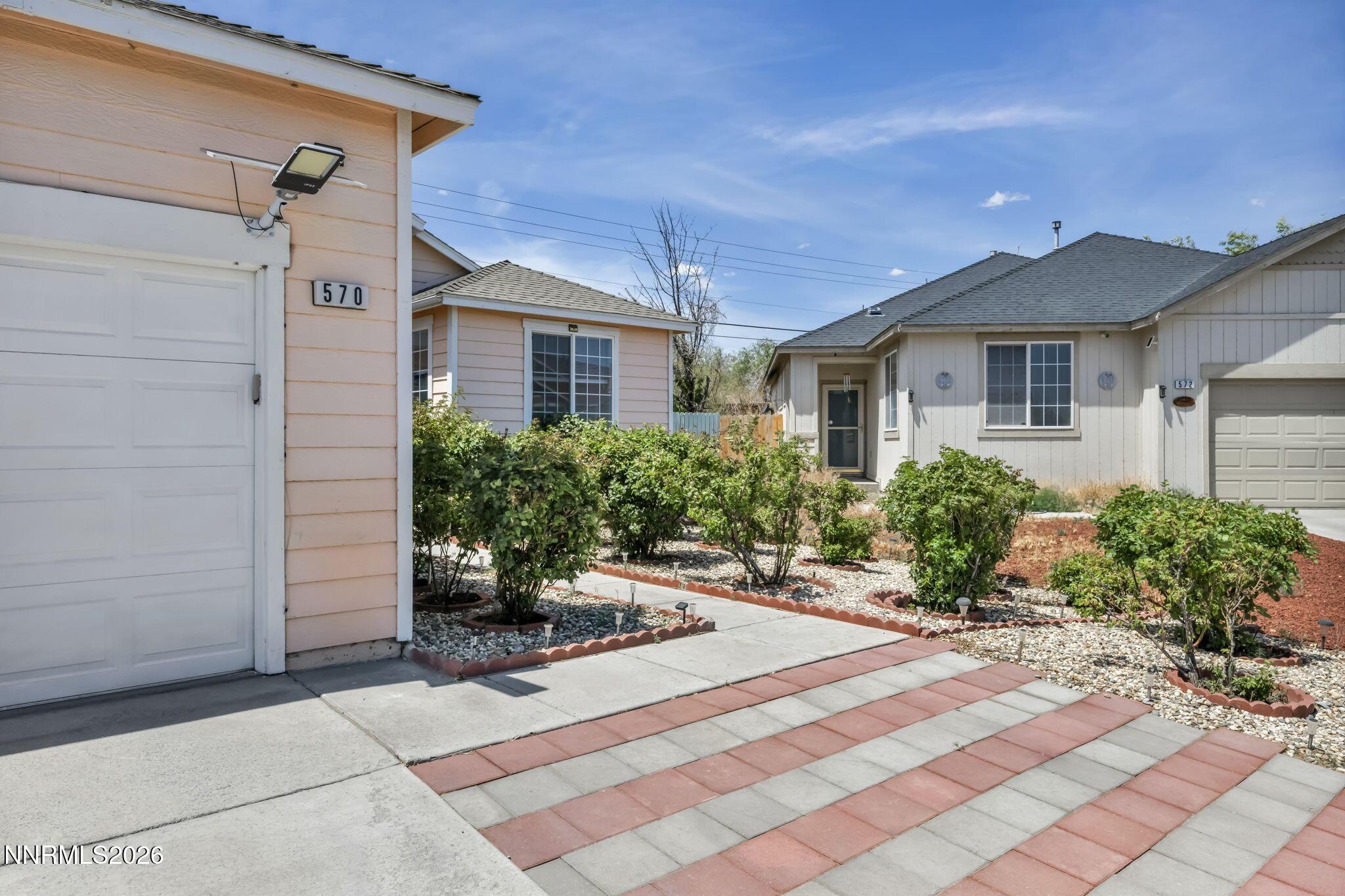 Image 4: 3-web-or-mls-570-sunrise-cir
