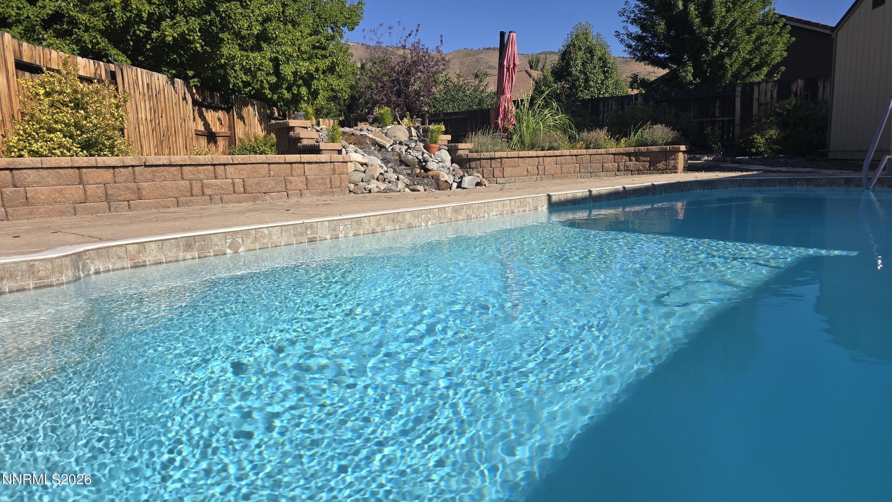 Image 1: pool 1
