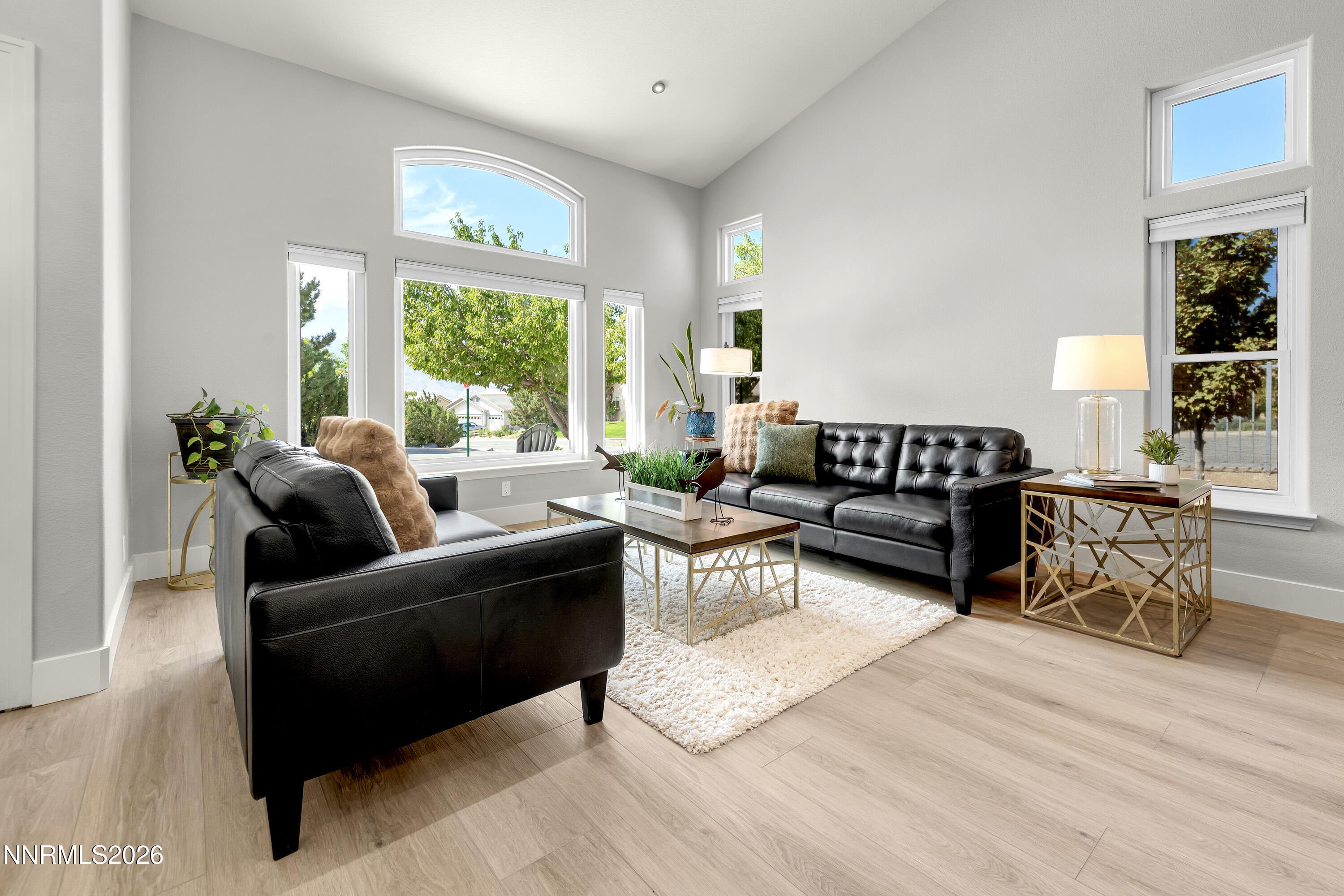 Image 2: Living room
