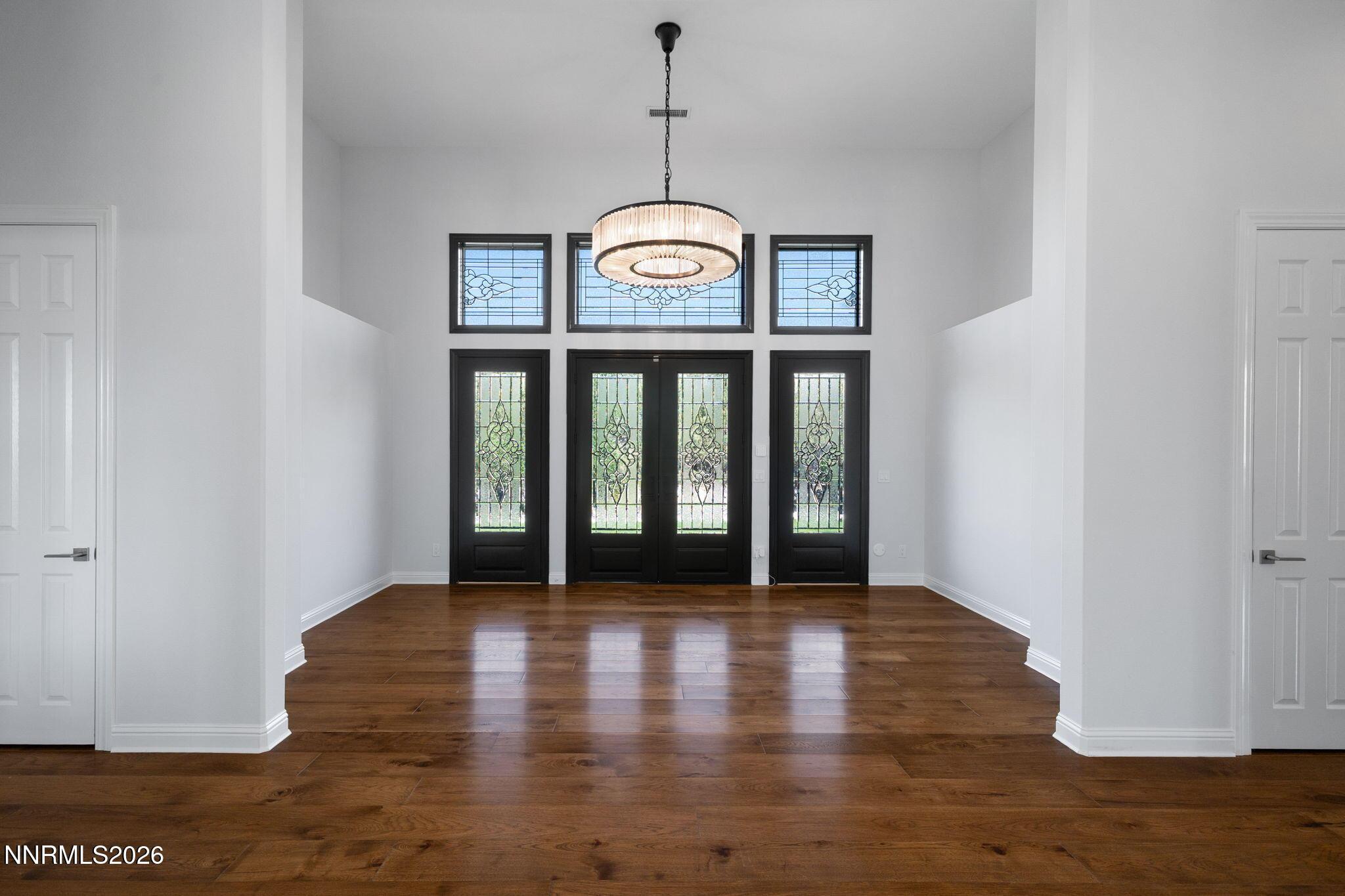 Image 3: 123-web-or-mls-1180 Paddock Ln