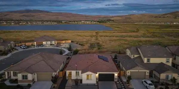Image 4: 10-web-or-mls-DJI_20260910193256_0024_D