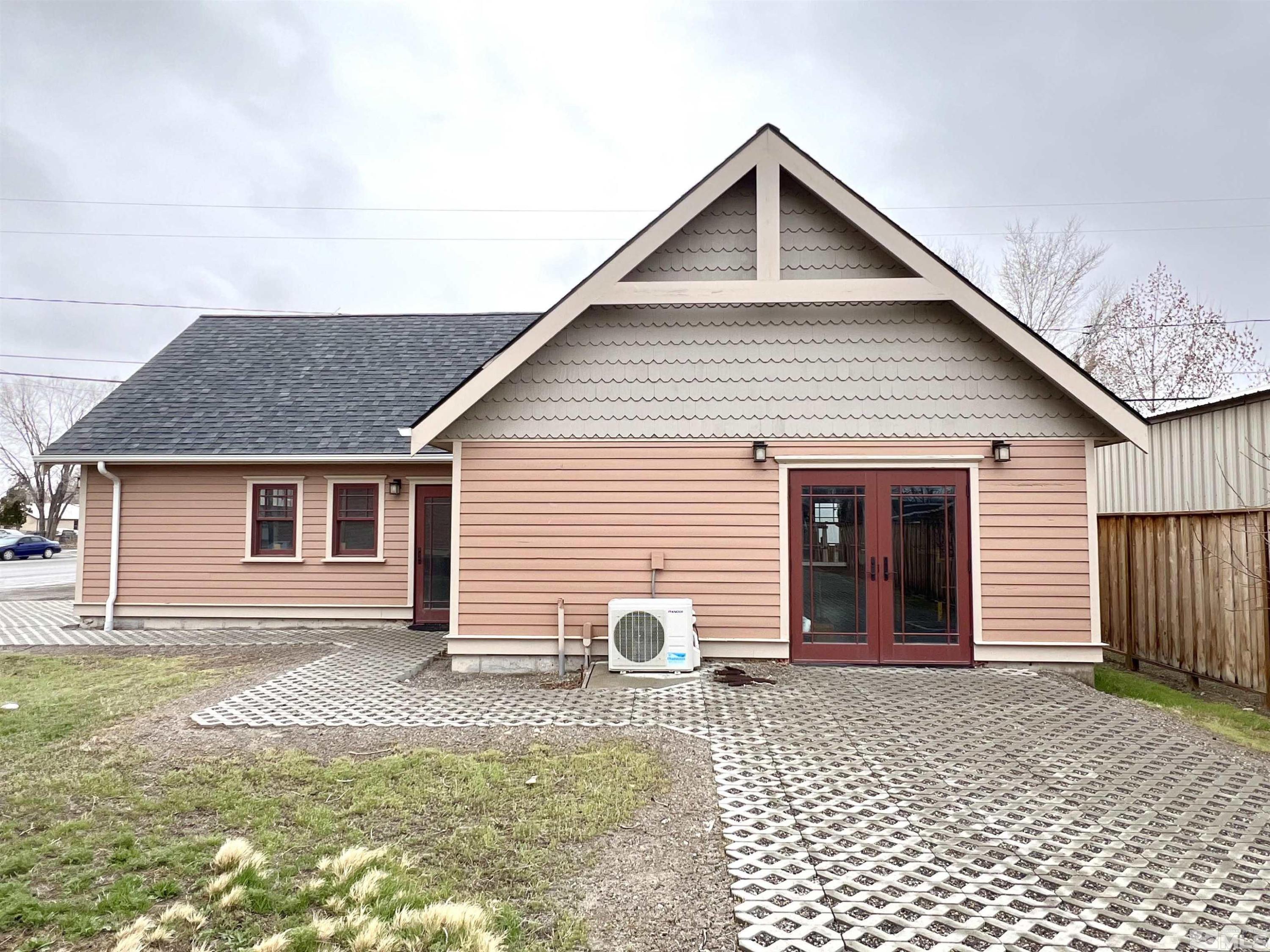 Image 4: Photo 4