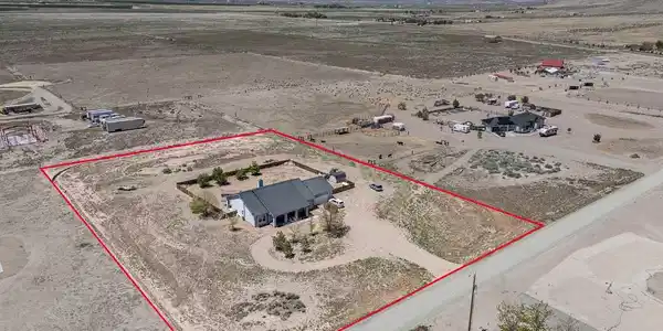 4945 Broken Spur Road