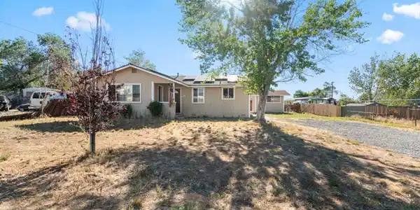 Image 2: 325 Medgar Avenue (2 of 17)