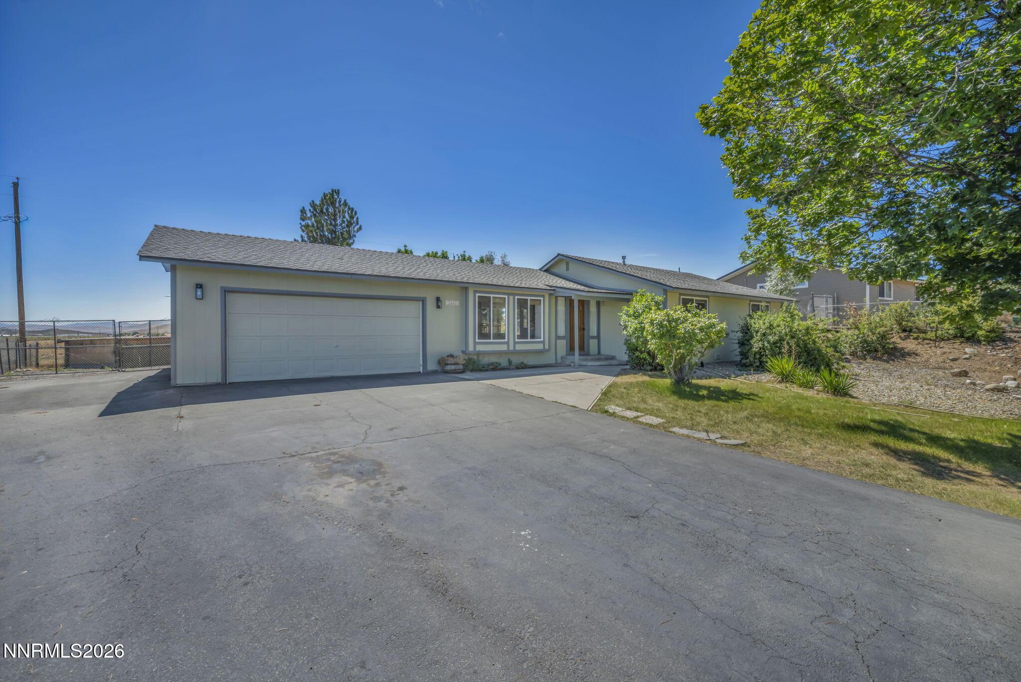 Image 2: 3-web-or-mls-2440-seneca-dr